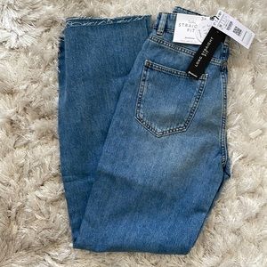 NWT Stradivarious Long Straight Fit 90s jeans with rips